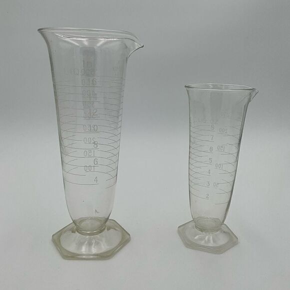VINTAGE Mixology Glasses with etched measurements - Picture 4 of 5